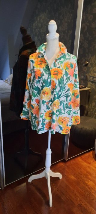 Blusa Uterqüe floral multicolor