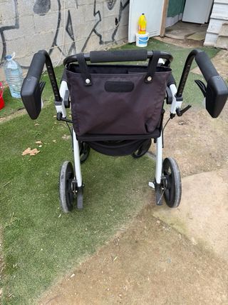 Silla de ruedas / Andador 2 en 1
