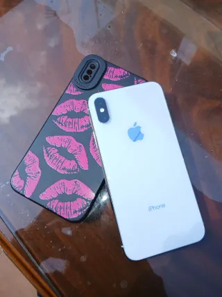 iPhone X Blanco con fundas incluidas
