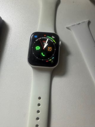iPhone 14 Plus 256GB y Apple Watch S5