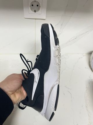 Zapatillas Nike y Puma