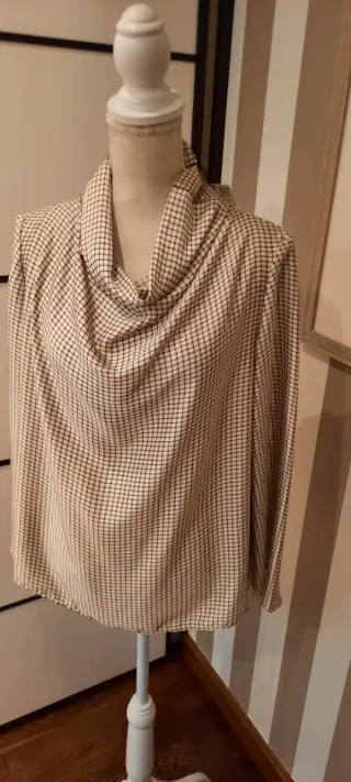 Blusa Zara Cuadros Beige y Negro