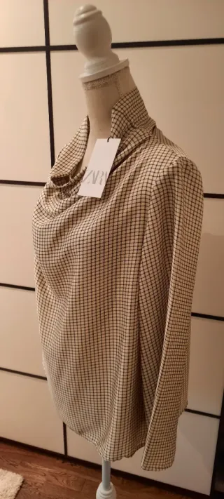 Blusa Zara Cuadros Beige y Negro