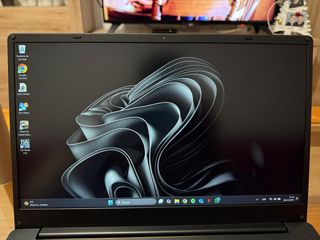 Ordenador portátil negro lo compre en Suecia