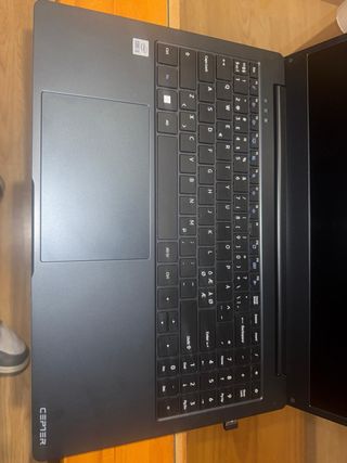 Ordenador portátil negro lo compre en Suecia