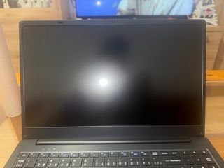 Ordenador portátil negro lo compre en Suecia