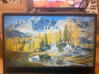 Ordenador portátil negro lo compre en Suecia