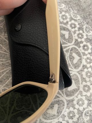 Gafas de sol Ray-Ban negras y beige