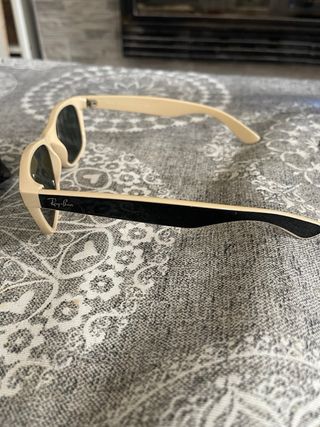 Gafas de sol Ray-Ban negras y beige