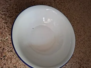 Catino smaltato bianco bordo blu