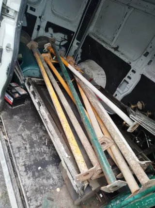 Puntales de obra metálicos 9 por 100€