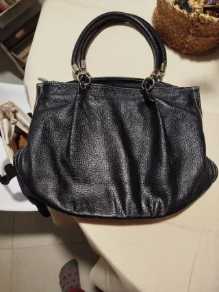 Bolso de piel negro