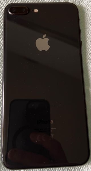 iPhone 8 Plus gris espacial 64GB