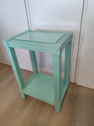 Mesa auxiliar de cristal y madera verde menta