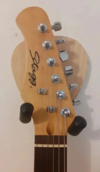 Accesorios Guitarra: Soporte, Púas y Correa