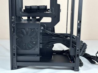 NZXT H2 Flow + Fuente C850 SFX Gold