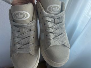 Zapatillas Adidas Campus Beige y Blancas