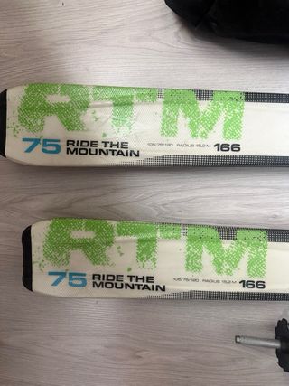 Esquís Volkl 75 con bastones y funda