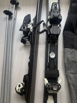 Esquís Volkl 75 con bastones y funda