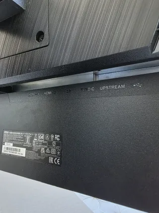 Monitor Gaming MSI MAG 323UPF