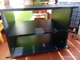 Mesita auxiliar negra