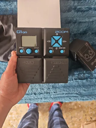 Pedalera multi-effetti Zoom G1on per chitarra