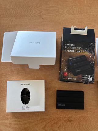 2x Samsung Portable SSD T7 Shield 4TB