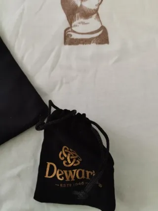 Lote Dewar's: Camiseta, Bolso y Bolsa