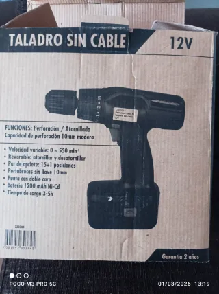 Taladro Atornillador 12V Muy poco usado,en su caja
