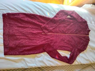 Vestido de encaje rojo