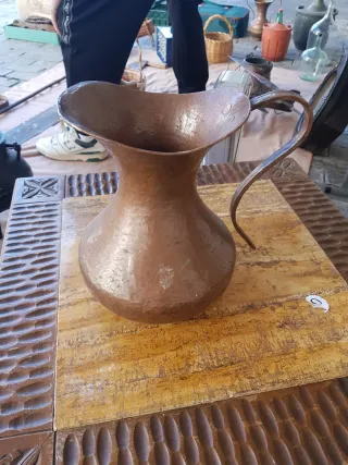 Jarrón de cobre martillado