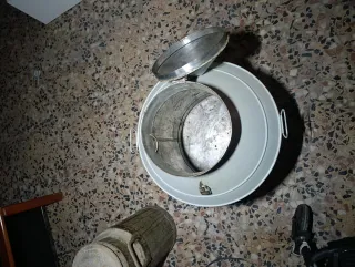 Tinaja metálica antigua