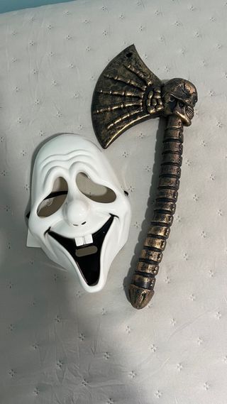 Máscara de Halloween y Hacha Calavera