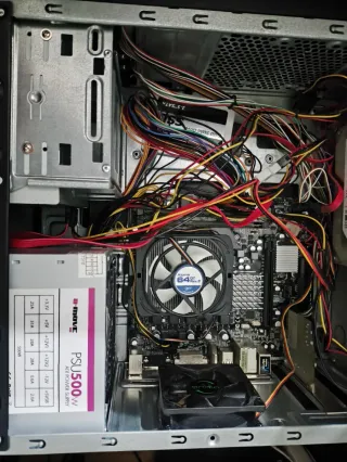 Ordenador mini torre 120GB SSD 8GB RAM HDMI DVD