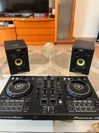 Controladora DJ Pioneer DDJ400 + Altavoces Hercule