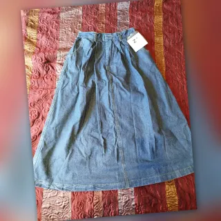 Falda larga vaquera plisada nueva