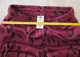 Pantalón Adidas estampado