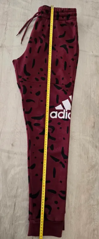 Pantalón Adidas estampado