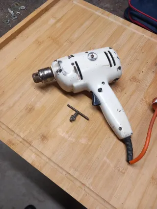 Taladro Black & Decker Antiguo