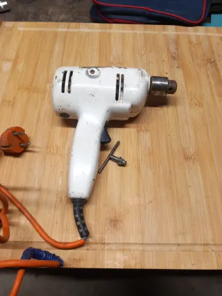 Taladro Black & Decker Antiguo