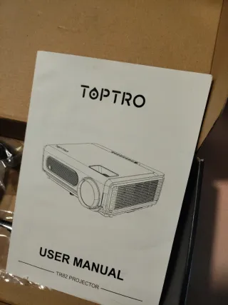 Proyector TOPTRO 1080P TR82