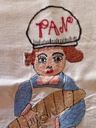 Bolsa de pan bordada antigua