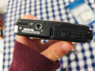 Cámara Sony Cybershot + Accesorios