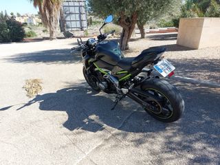 Kawasaki Z900 A2 Negra/Verde