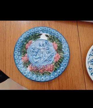 Plato decorativo cerámica figuras azules