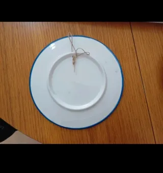 Plato decorativo cerámica figuras azules