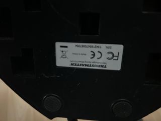 Volante Thrustmaster PS3 con Pedales y mando ps3