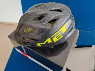 Casco MET Crackerjack junior verde