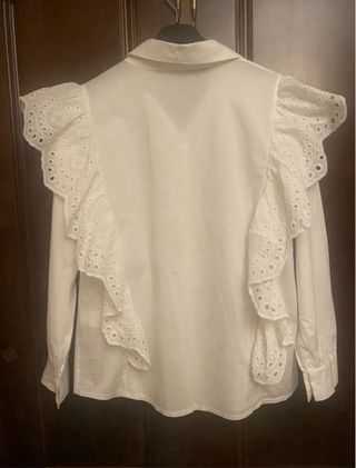 Camisa blanca mujer con volantes