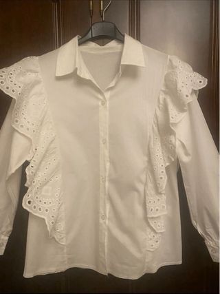 Camisa blanca mujer con volantes